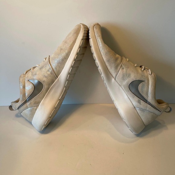 Nike Roshe One PRM Running Shoes Womens Off White US 9.5 - Picture 6 of 8